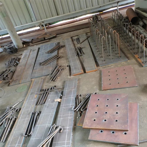 有哪些其他因素会影响西藏预埋件位置的确定？